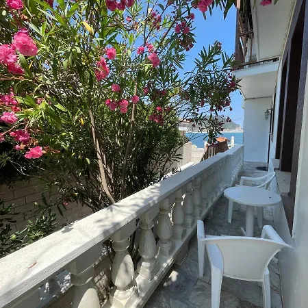 Apostolis Studios Guest house Skopelos Town