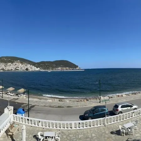 Apostolis Studios * Skopelos Town