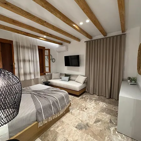 Apostolis Studios 4*