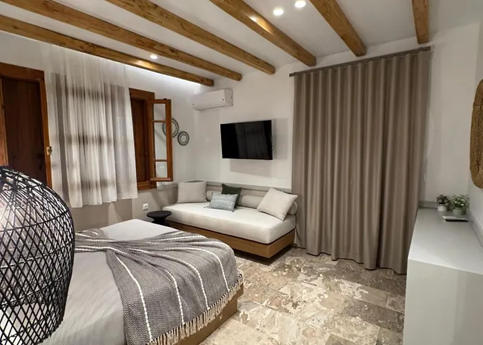 Apostolis Studios 4*